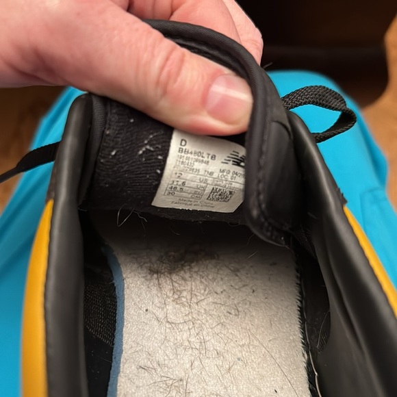 New Balance men’s black and gold/tan sneakers size 12 - Picture 6 of 8